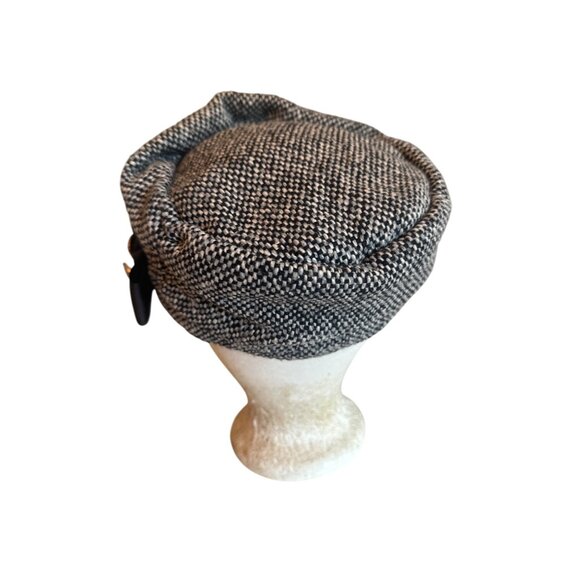 Magid Hats Womens Newsboy Cap Black & White Houndstooth Bow & Button Accents - Picture 2 of 5